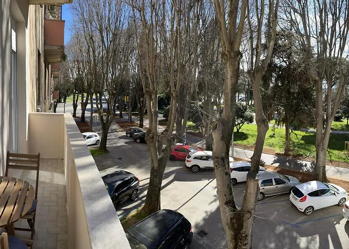 Incis Next To The Amphitheather Póla